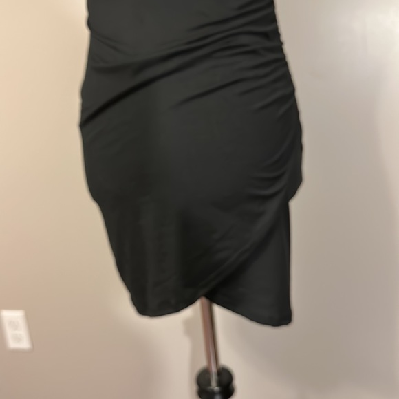 Poly/spandex black fitted dress - Picture 3 of 4